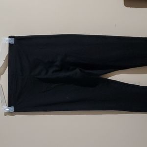 Plain black leggings.